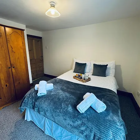 Kirkgate - 2 Bedrooms - Sleeps 4 Holiday home