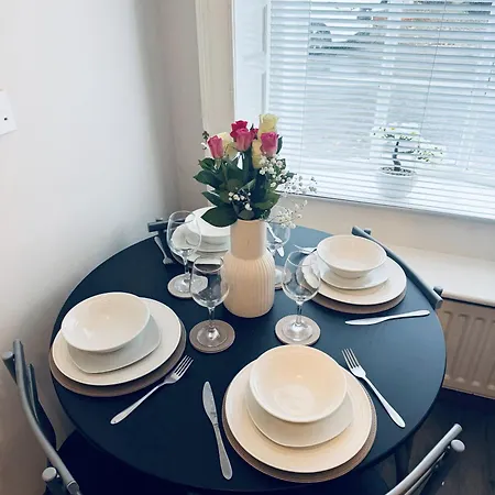 Holiday home Kirkgate - 2 Bedrooms - Sleeps 4 *